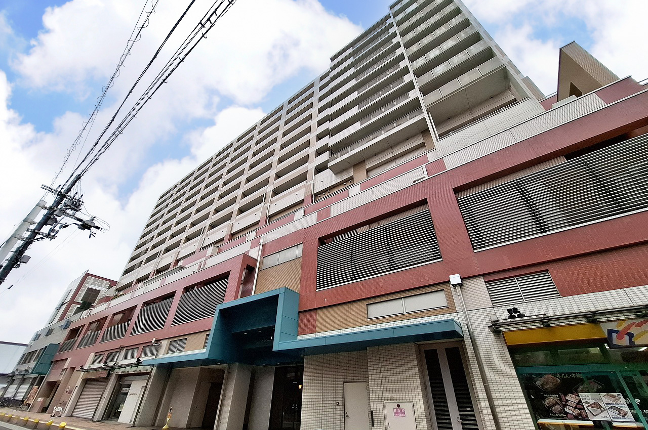 9階部分にあり南東向きバルコニー付き / アプラたかいし・ローレルコート高石