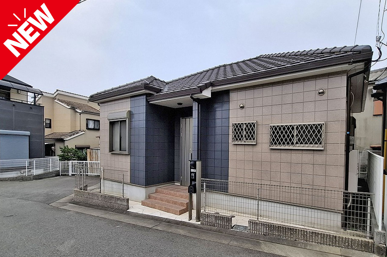 泉佐野市鶴原★コンパクトは平屋の２LDK。小型乗用車駐車スペースあります。万代や松源が近くて毎日のお買物にも便利です。