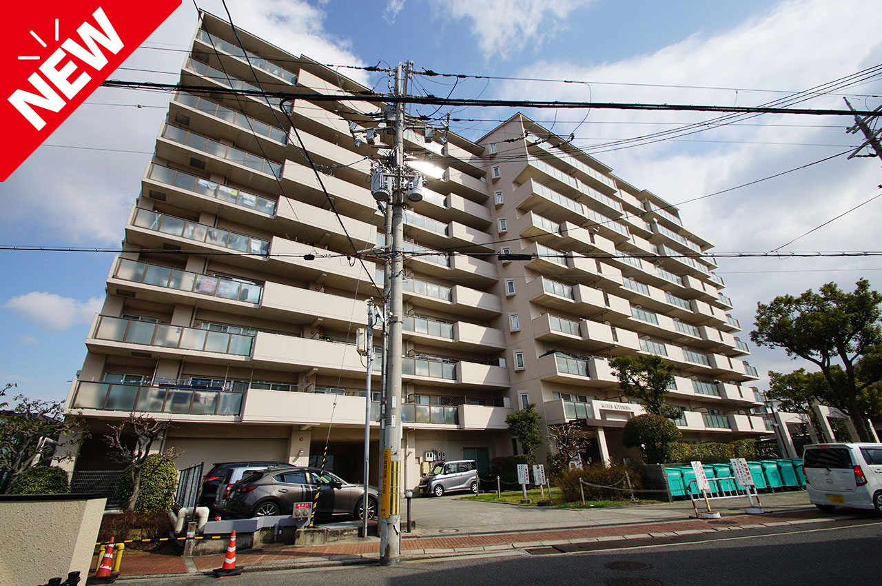 【改装済】メイツ北野田★玄関側は吹抜に面し、玄関ポーチがあるのでお部屋の前の通行がありません。８階部分です。