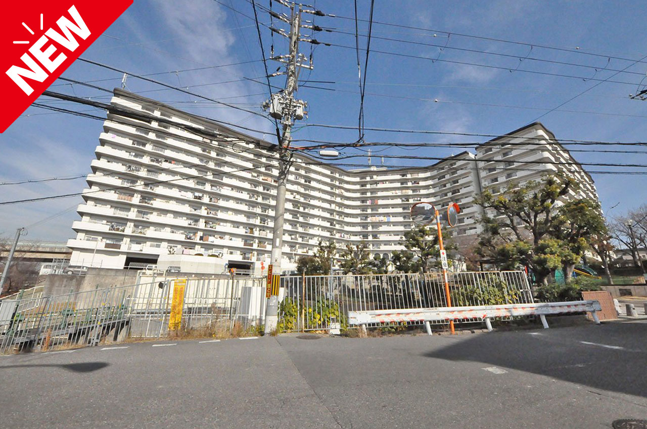 和泉鶴山台アーバンコンフオート★月額1000円で利用できる分譲駐車場付きです！月々2万円台のお支払いより。