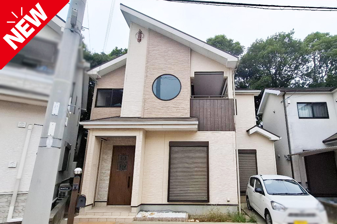 【改装付】堺市中区平井★丸い窓が印象的な外観。水廻り設備や給湯器、浴乾などの設備も新調します！