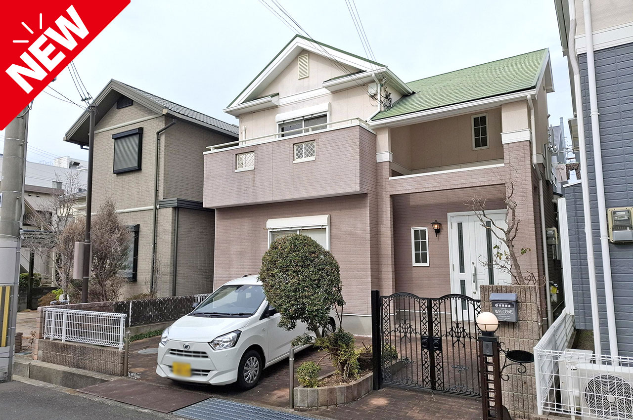 泉佐野市中町2丁目★全居室6帖以上で、出窓の多い３LDK！車種により駐車２台分のスペースあり！