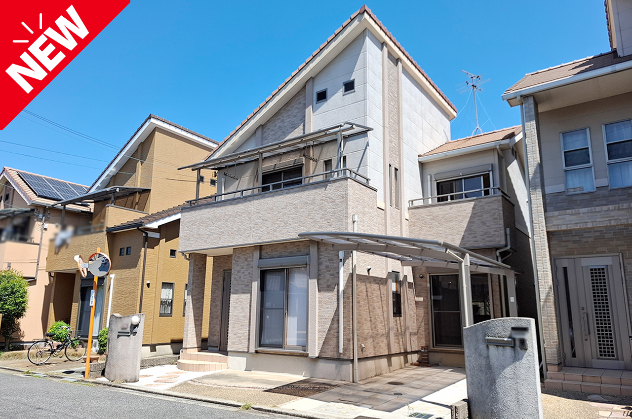 岸和田市上松町1丁目★明るく開放的な吹抜のある和室が魅力！スーパーまで徒歩4分のためお買物に便利な立地です！