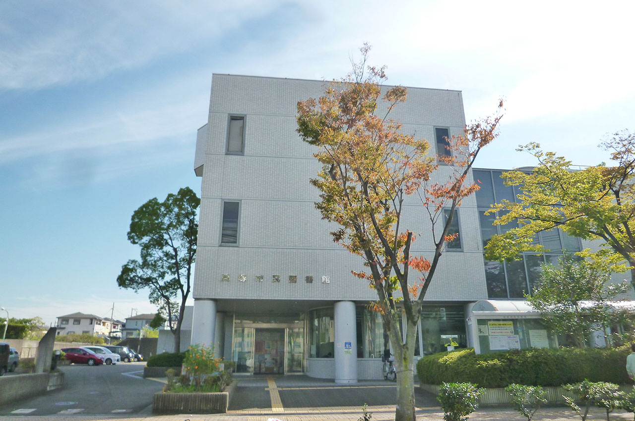 貝塚市民図書館
