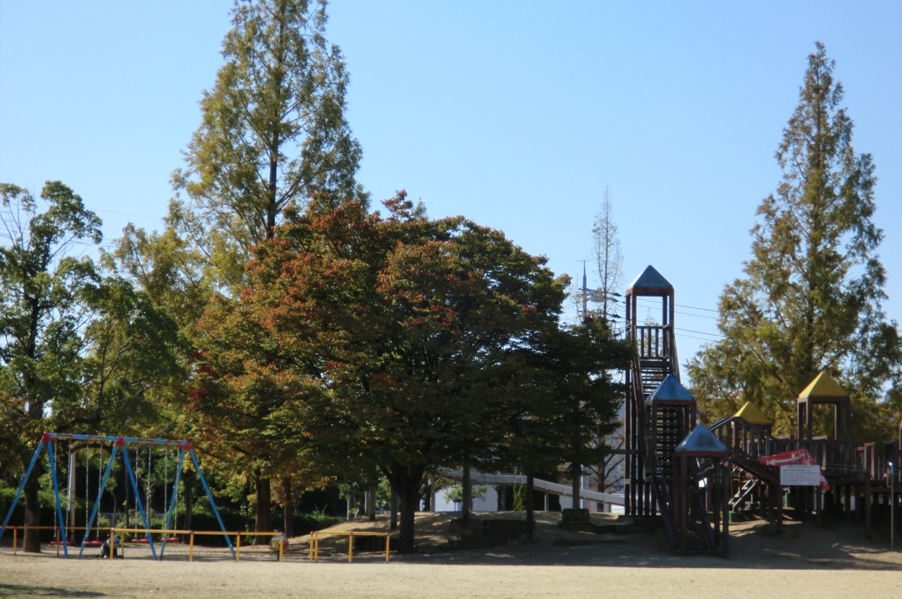 葵中央公園 泉佐野葵町Ⅰより徒歩7分、泉佐野葵町Ⅱより徒歩4分