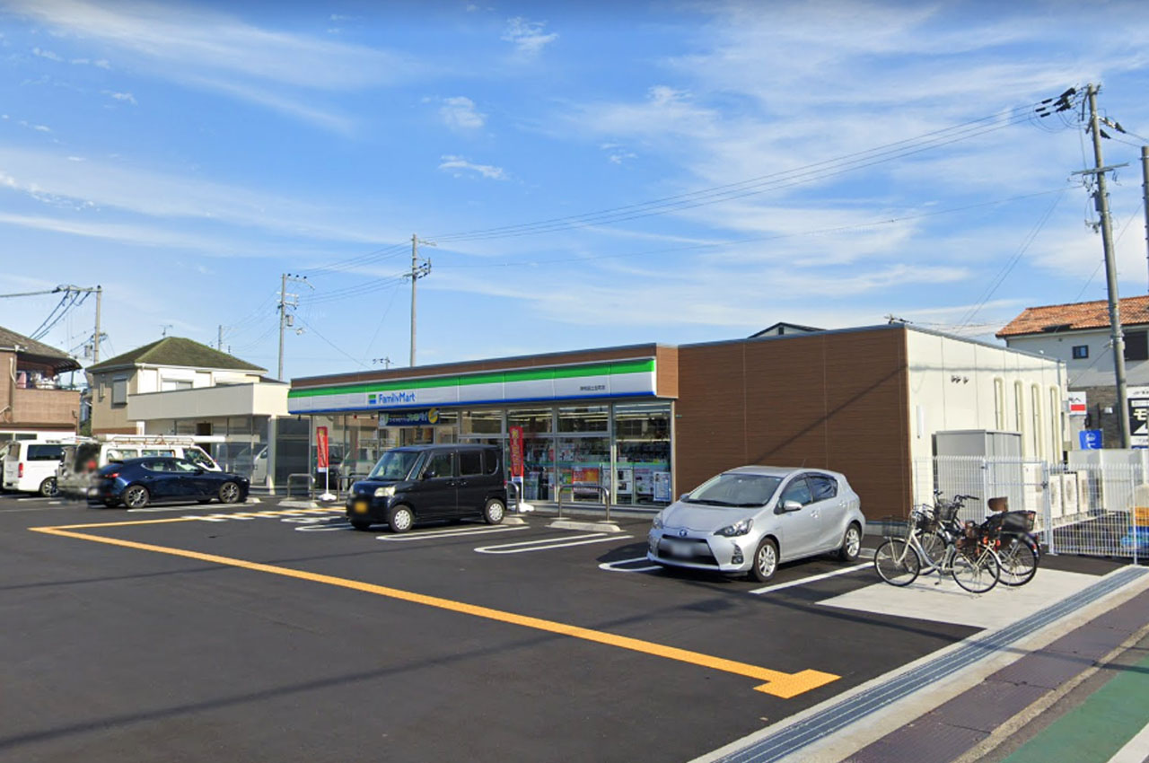 ファミリーマート岸和田土生町店