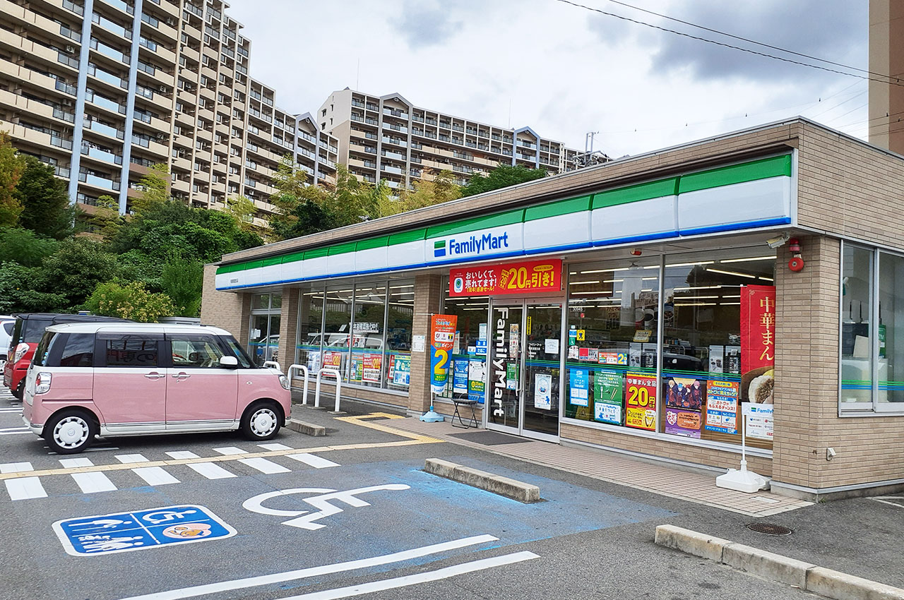 ファミリーマート和泉室堂北店