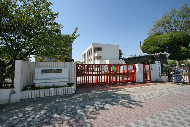 東忠岡小学校