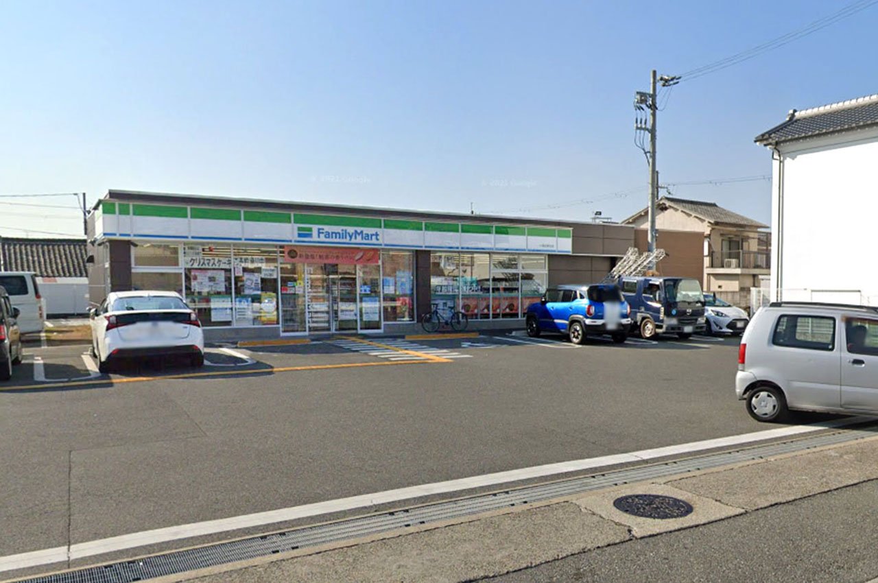 ファミリーマート小浦忠岡北店