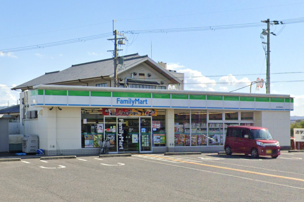 ファミリーマート泉佐野鶴原店