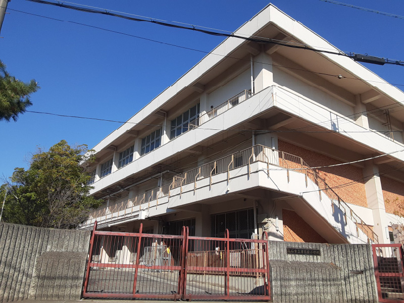 市立東羽衣小学校 徒歩8分～9分