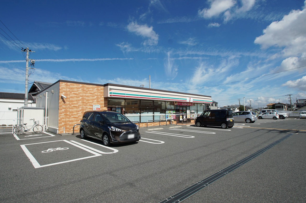 セブンイレブン貝塚半田店