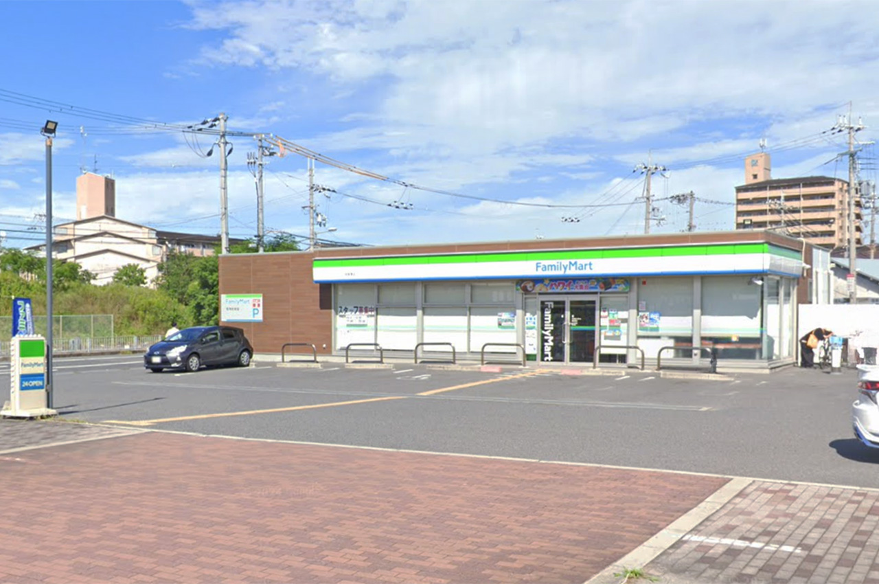 ファミリーマート貝塚澤店