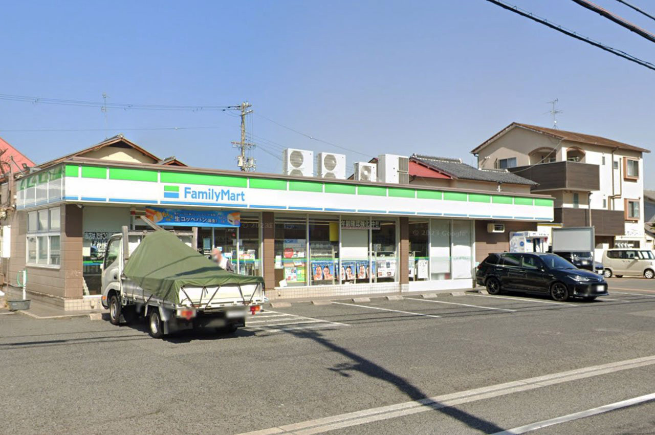 ファミリーマート和泉伯太町店
