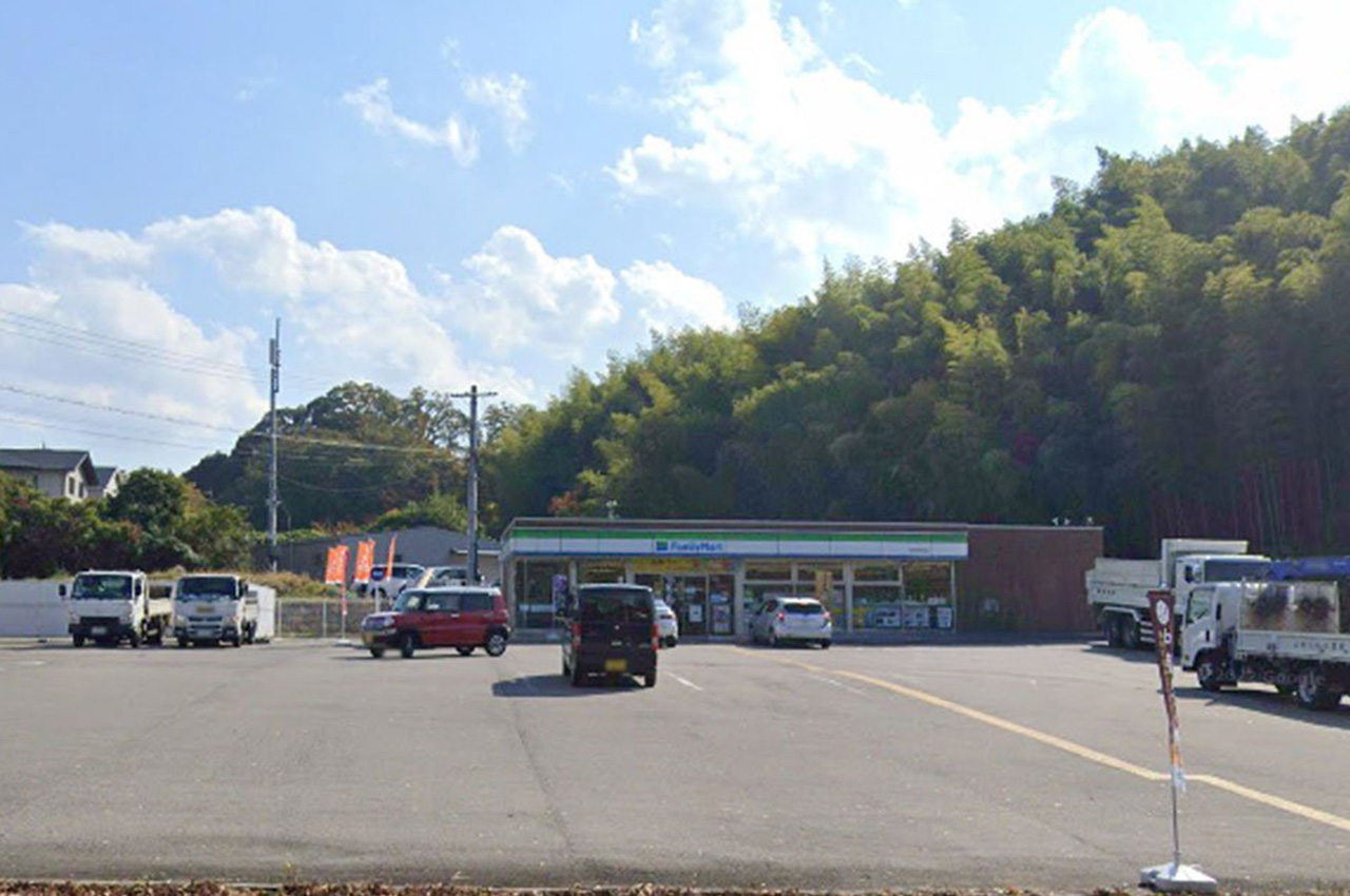 ファミリーマート和泉光明台店