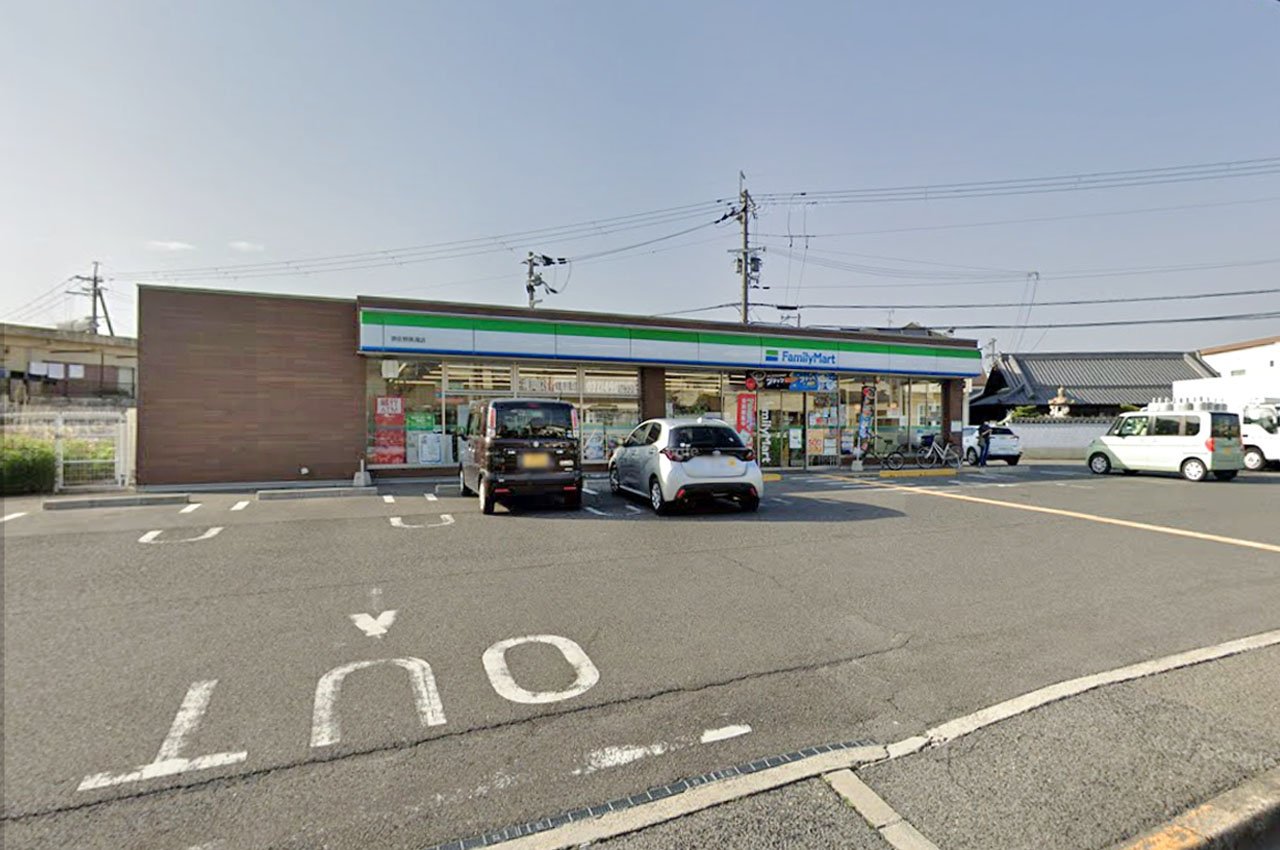 ファミリーマート泉佐野長滝店