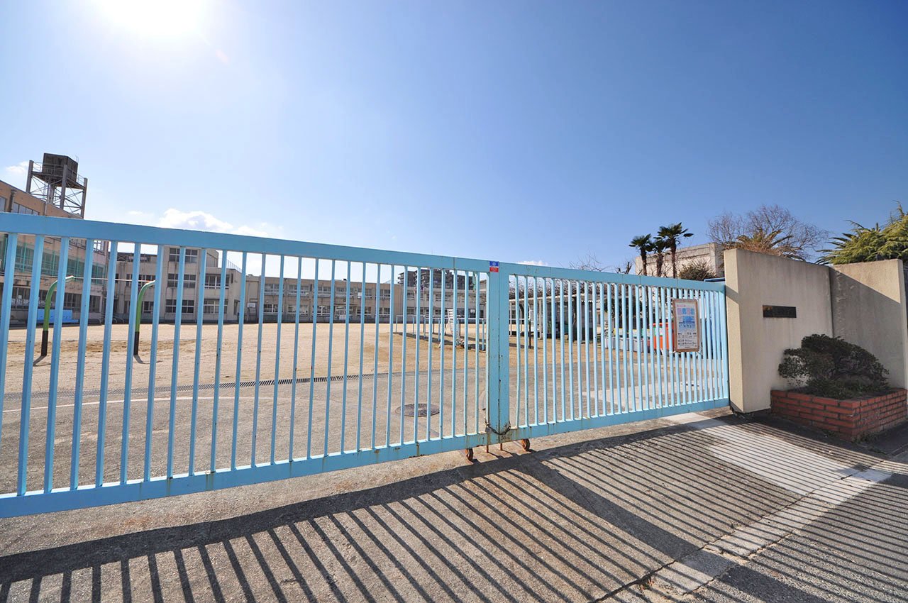 錦綾小学校