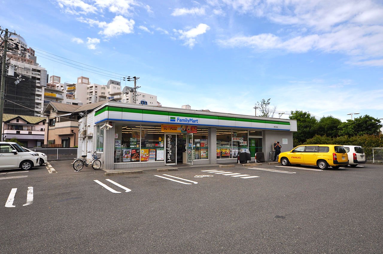 ファミリーマート貝塚二色店