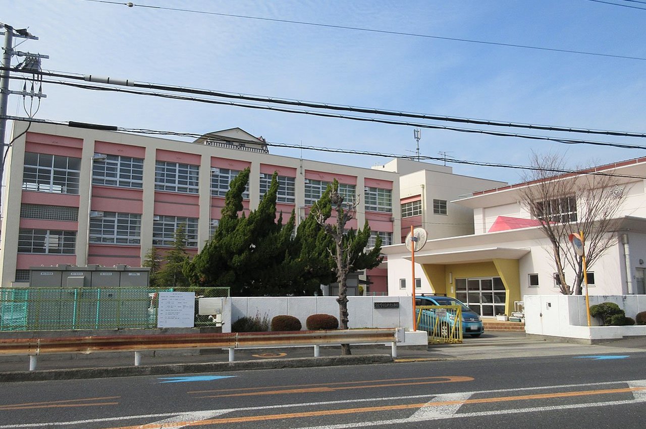 北中小学校