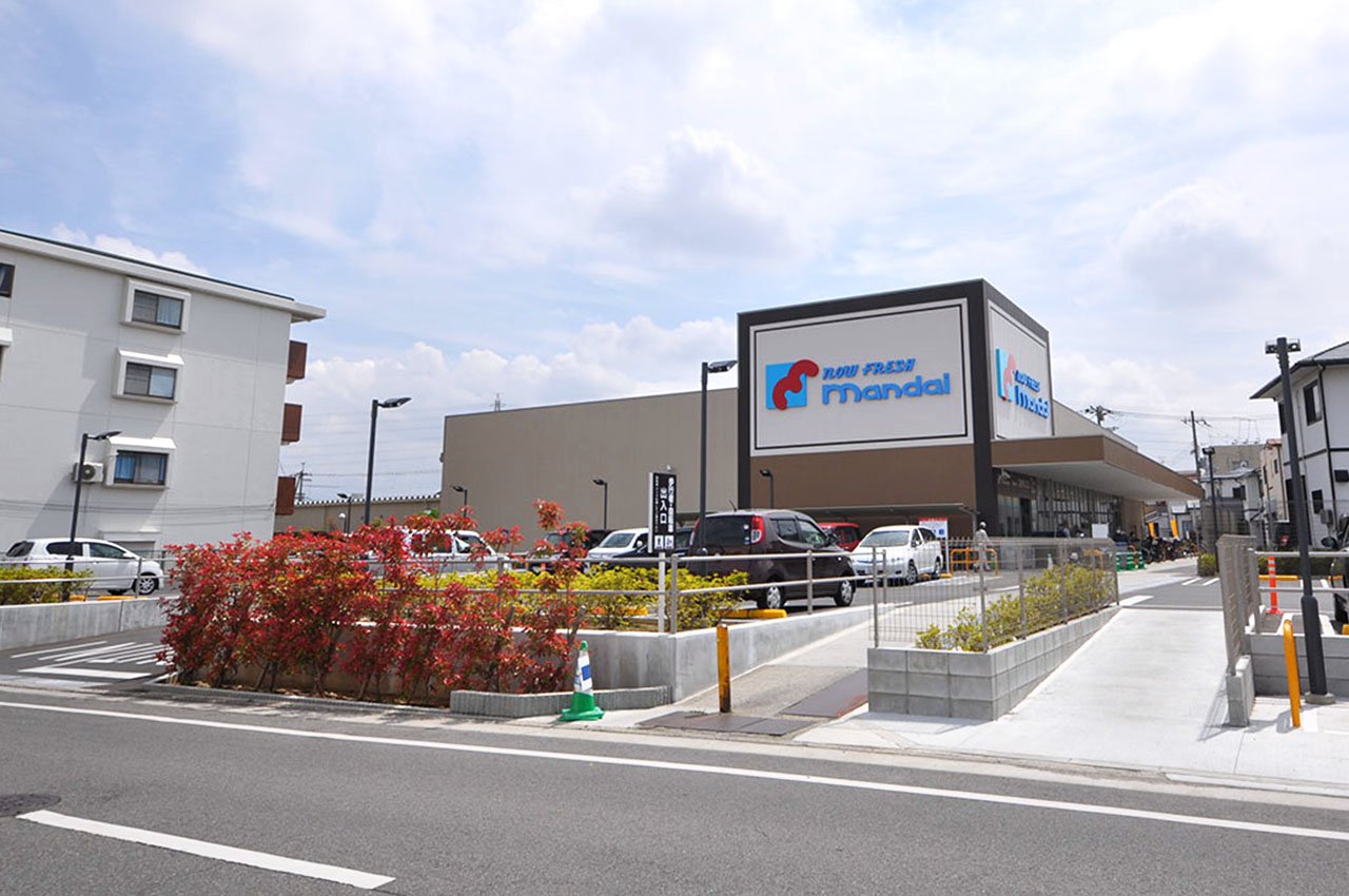 万代堺深井店