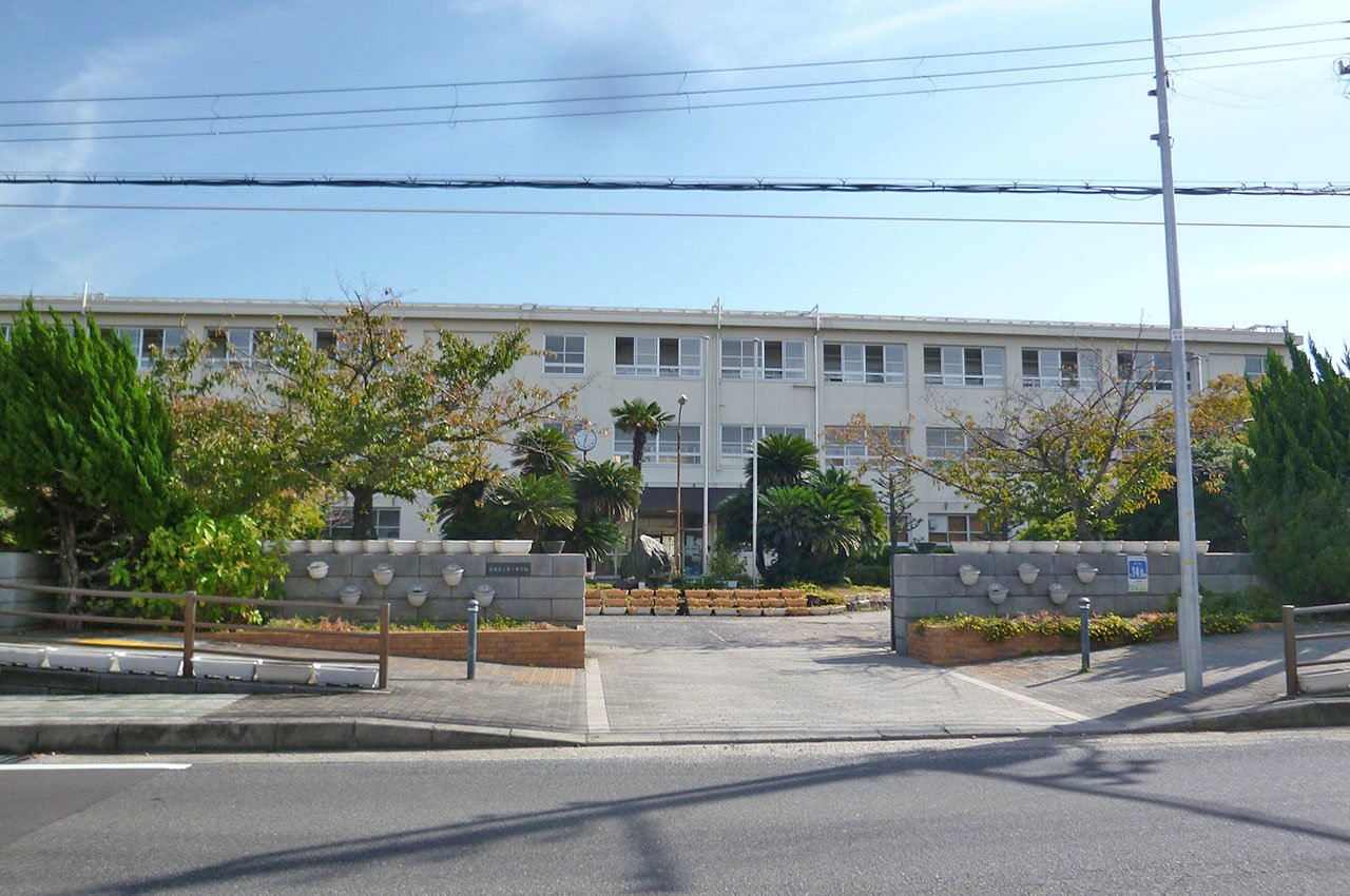 第一中学校