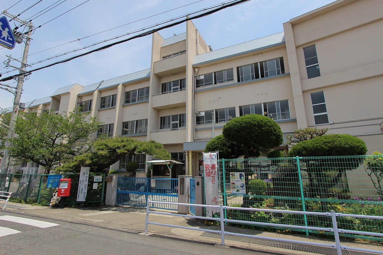西鳥取小学校