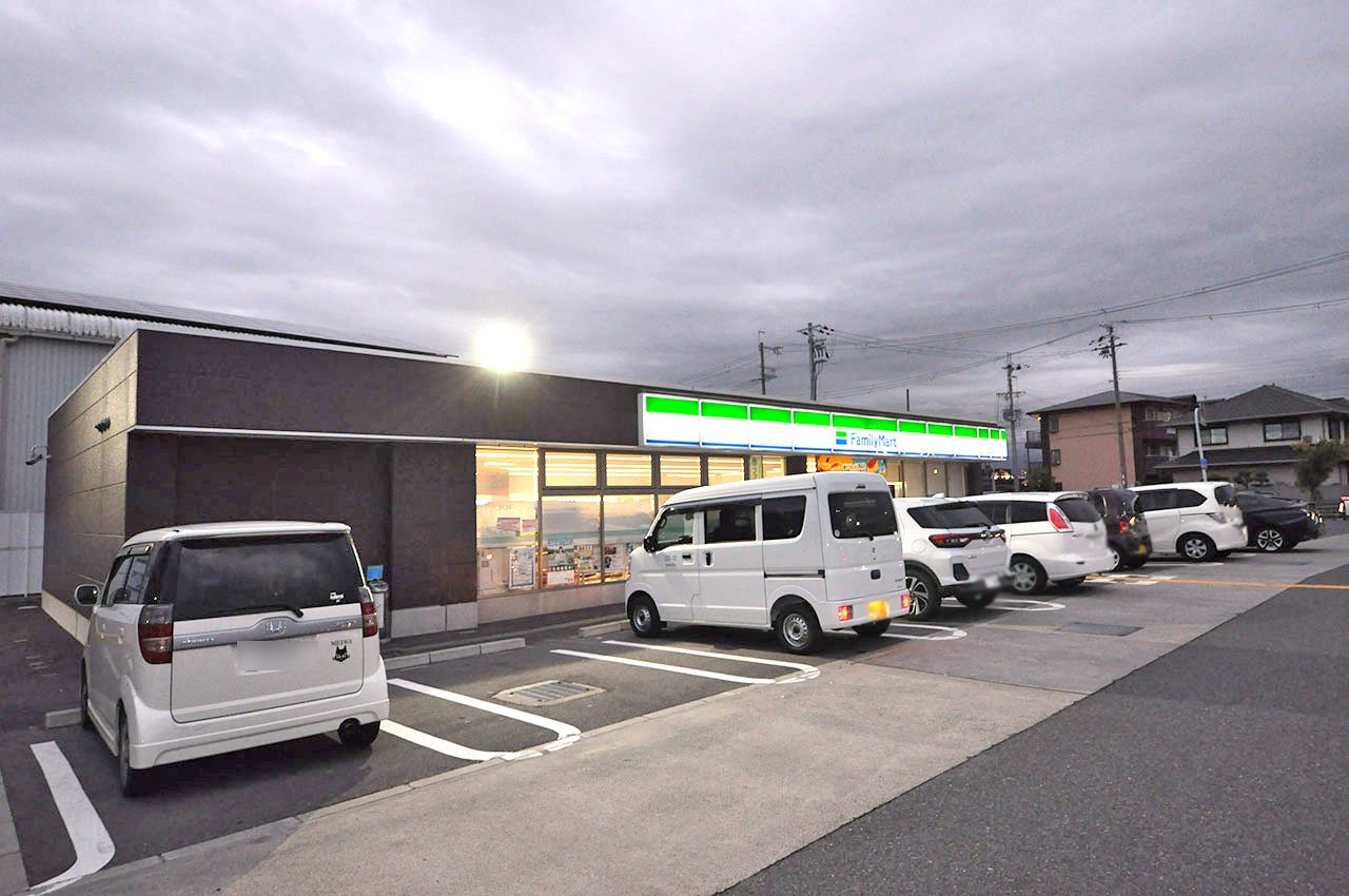 ファミリーマート岸和田荒木町二丁目店