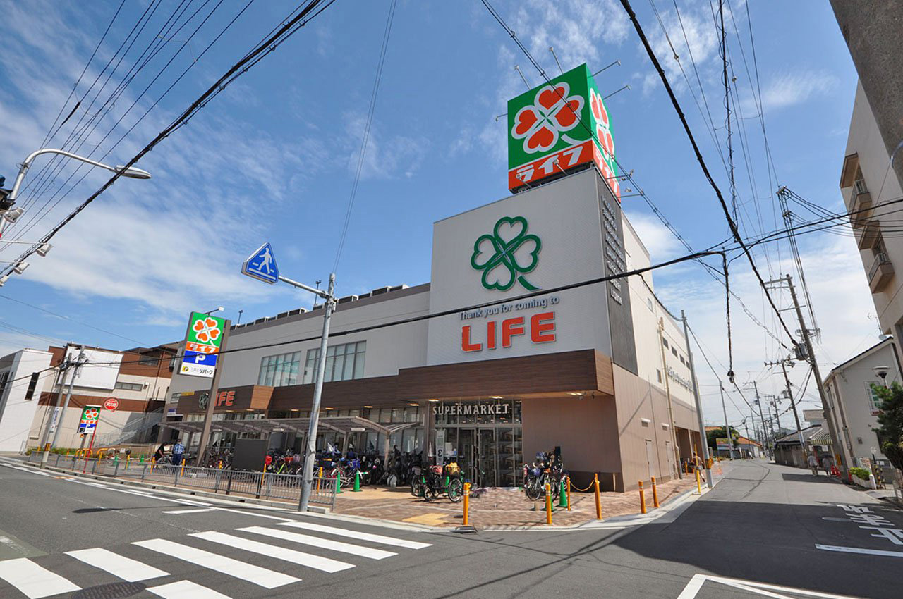 ライフ高石店