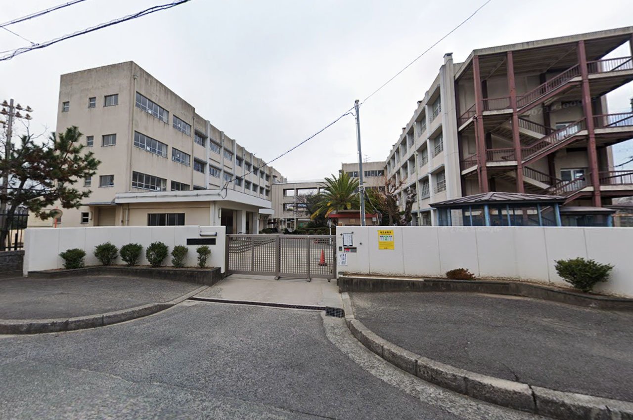 天美西小学校