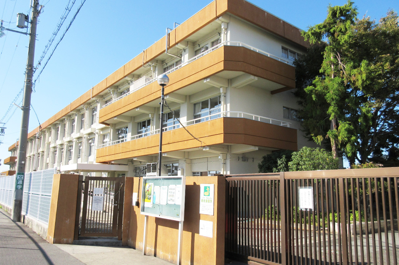 美原西小学校