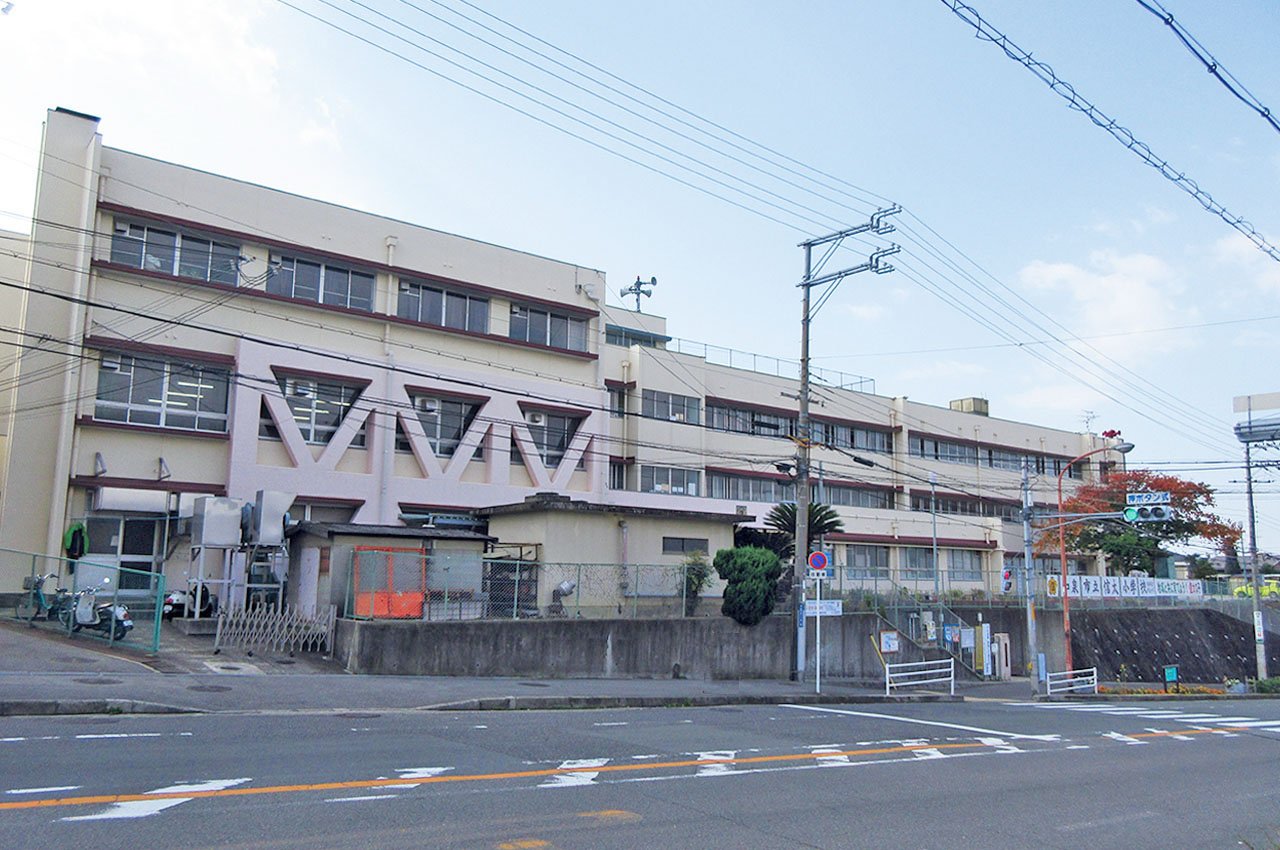 信太小学校