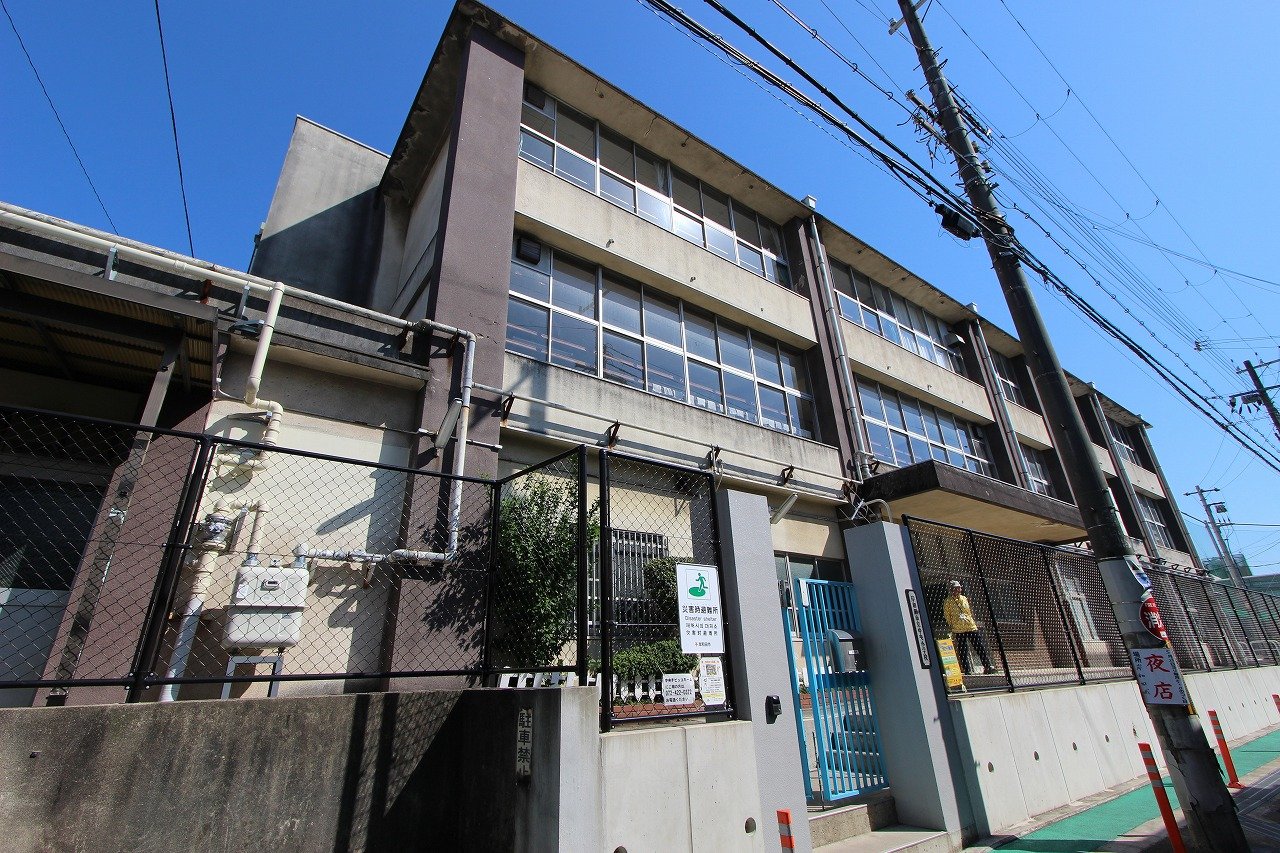 中央小学校