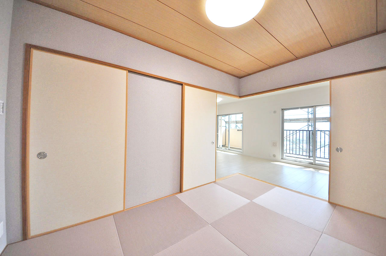 和室は襖を開放して、リビングの一部としてもお使い頂けます。