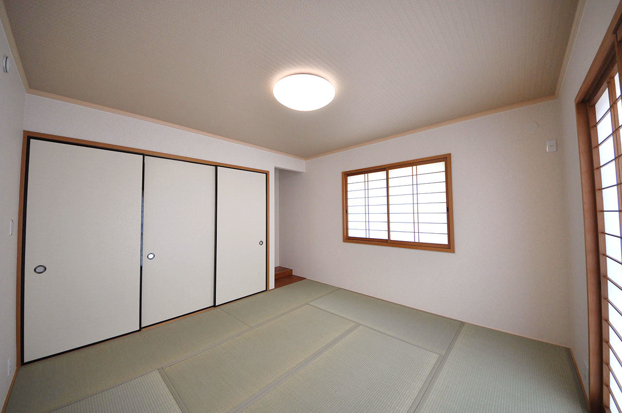 押入れと床の間付きの和室は、寝室や客間としてもご利用頂けるお部屋です。