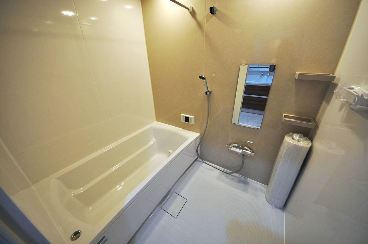 浴室暖房乾燥機付きのシステムバスを新調。きれいなお風呂で、快適なバスタイムをお楽しみください。