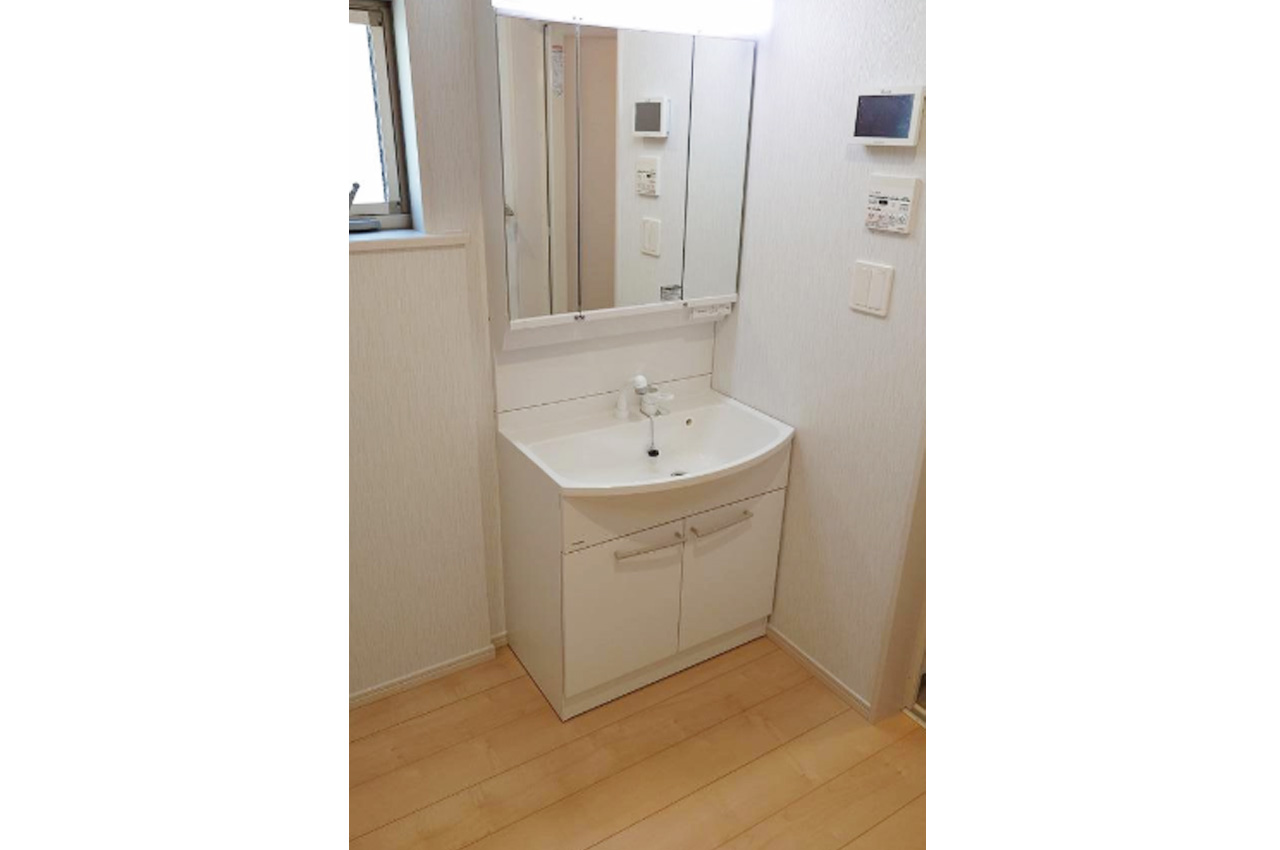 洗面化粧台(新調済み)