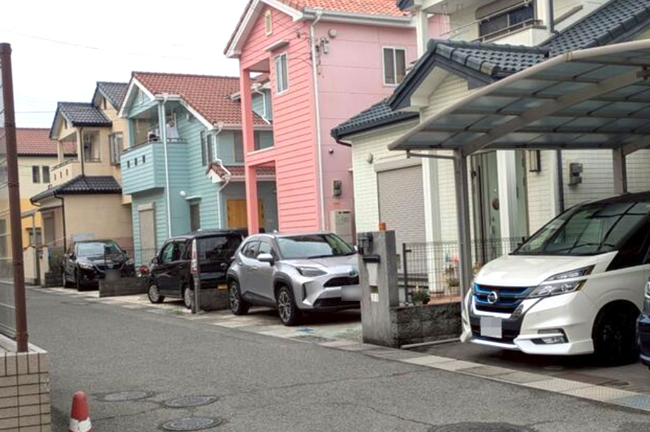 前面道路を含む外観