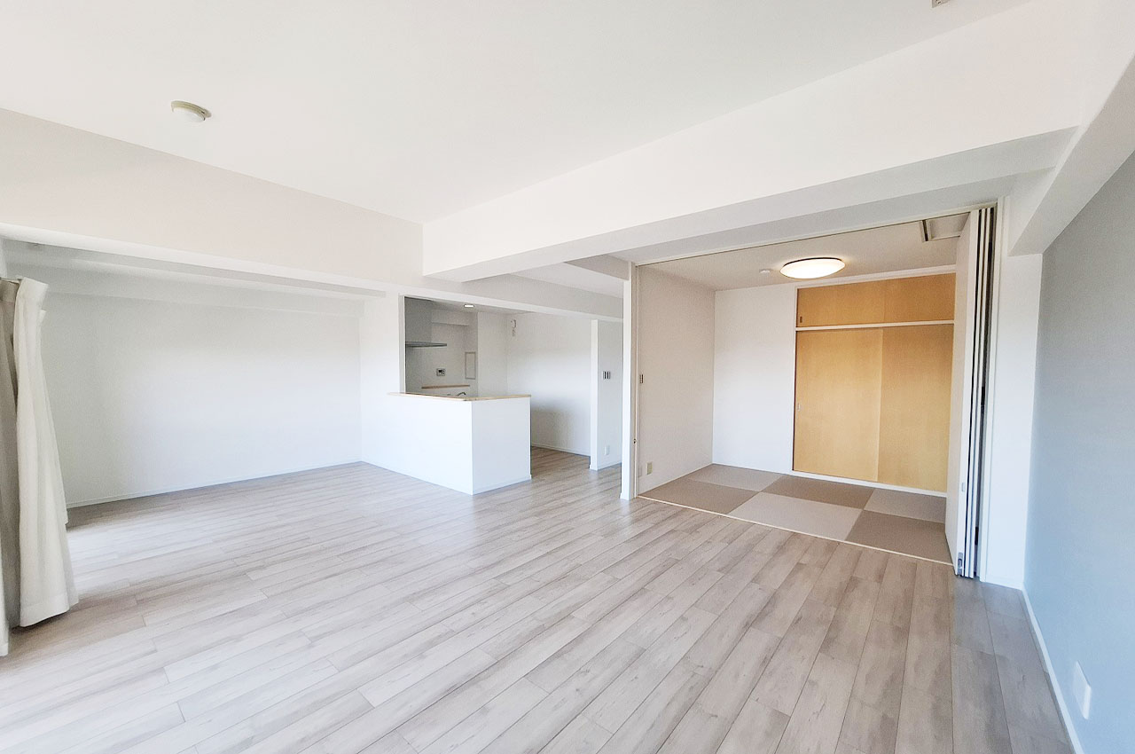 タタミコーナーの間仕切りを開放すれば約21.9帖の大空間に。より広々とお使いいただけます。