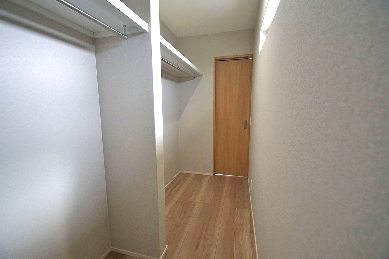 3帖のウォークインクロゼット。