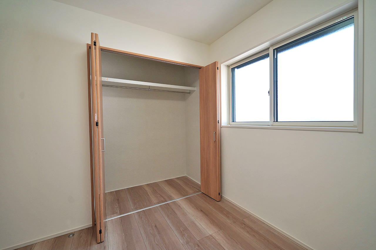洋室(2)のクロゼット