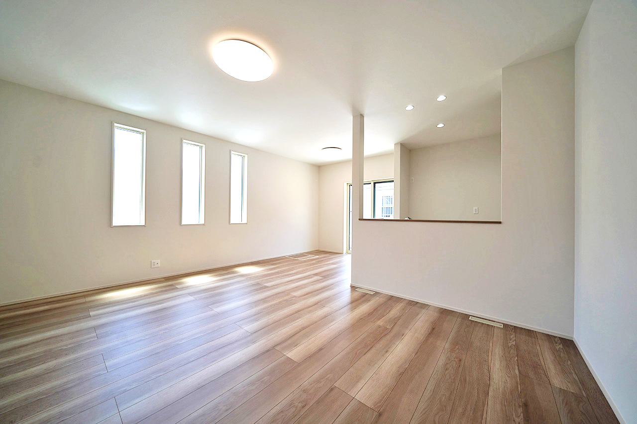 当物件はおうちの空気を洗う「炭の家」を搭載。どのお部屋も24時間きれいな空気を保ちます。