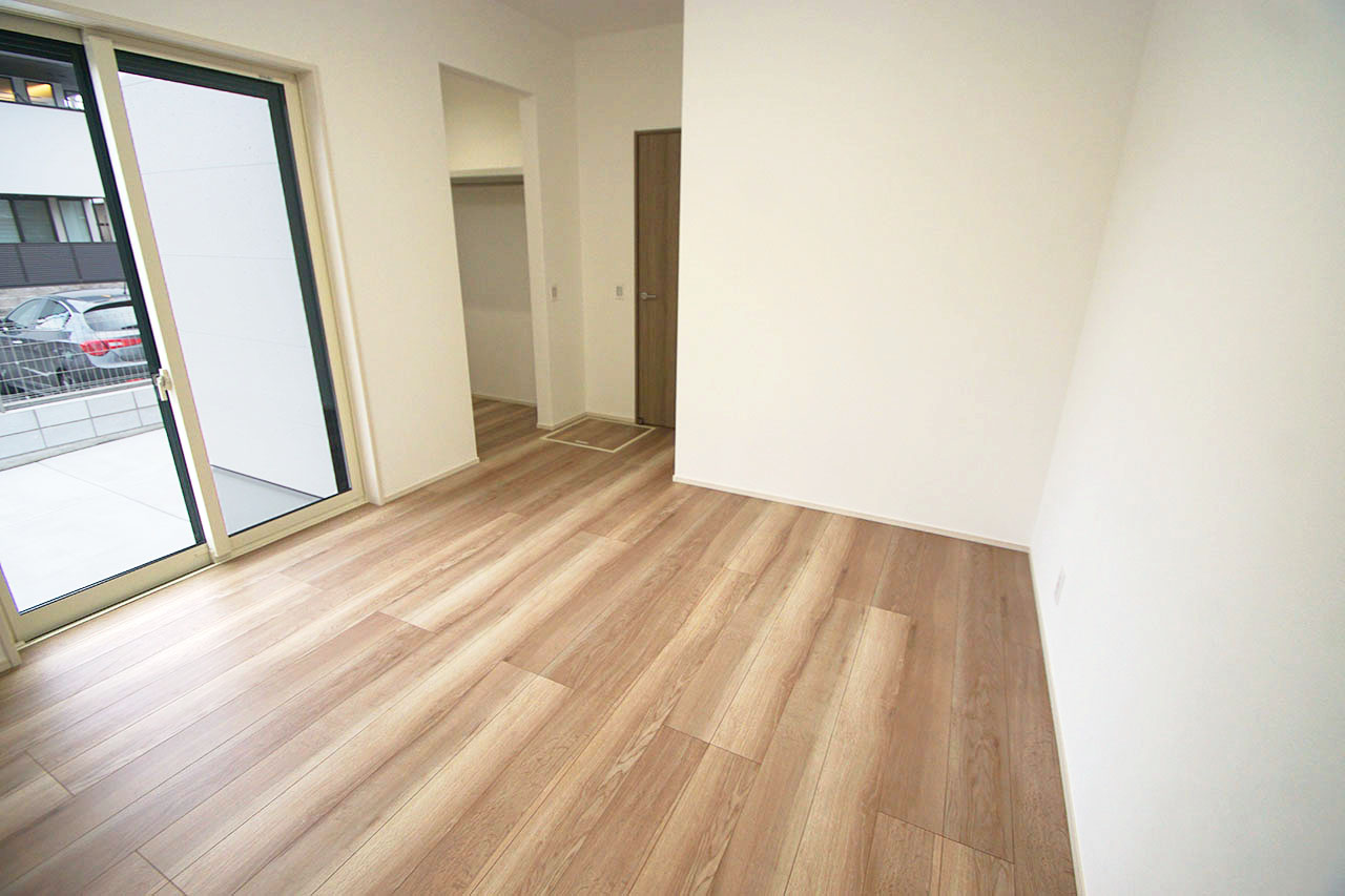 洋室7.75帖から駐車スペースへ直接出入りできます。