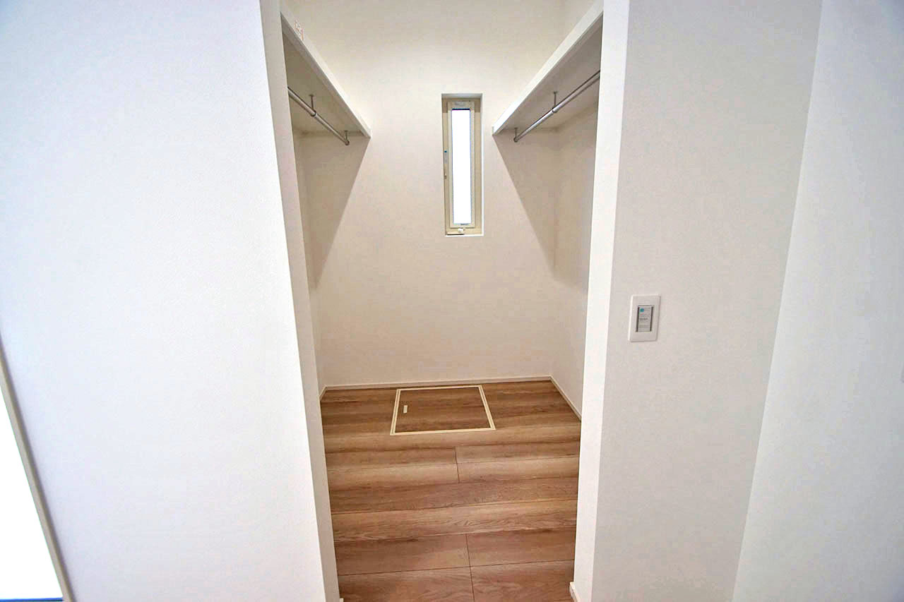 2帖のウォークインクロゼットでお部屋をすっきりキープ。