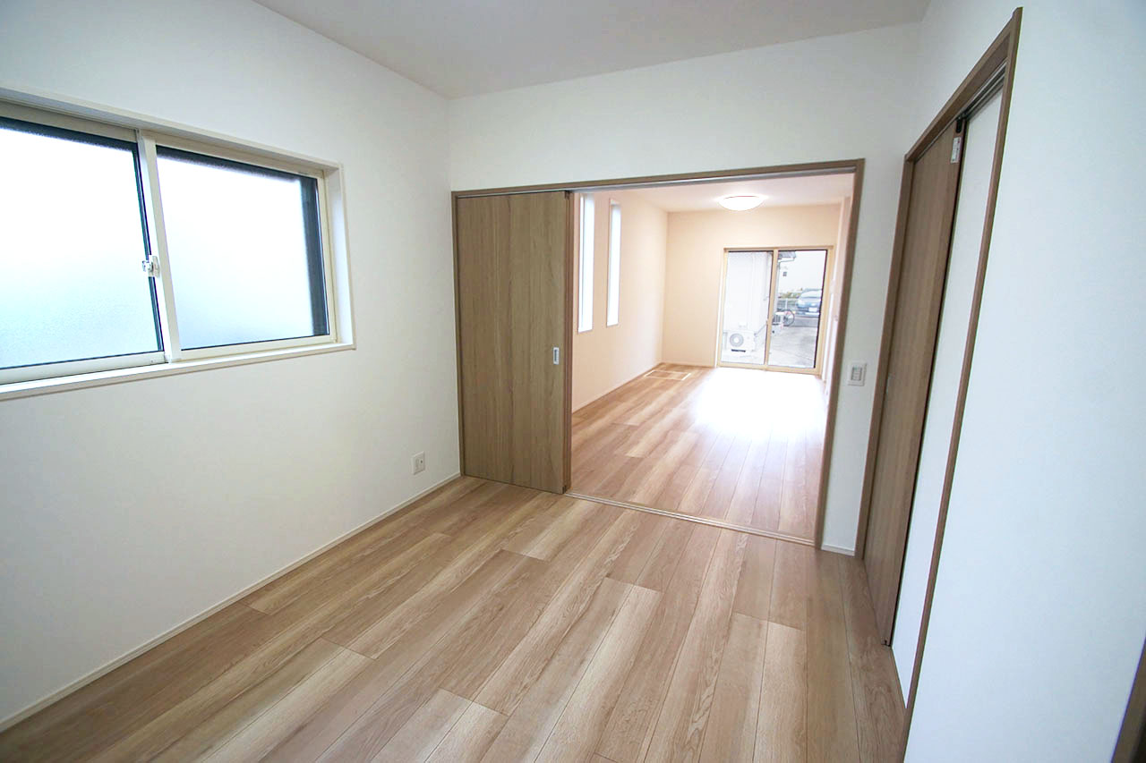 他の部屋や空間への移動がストレスなくできる、平屋ならではのスムーズな動線の間取りです。