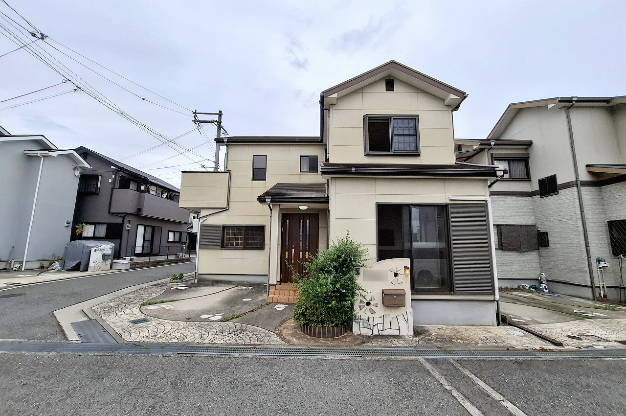 南東・南西の角地です