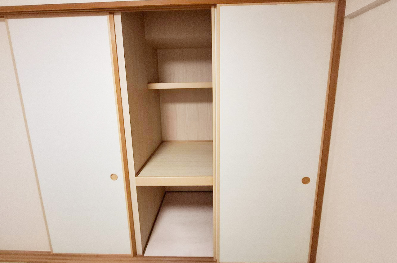 和室:押入れ付きの和室は収納力もあり。布団や季節の物を片付けやすく、すっきりと暮らせます。