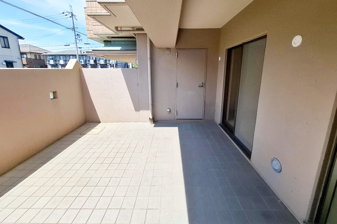 テラス:トランクルームもあるのでアウトドアグッズや季節ごとの家電を収納でき、室内をすっきり保てます。