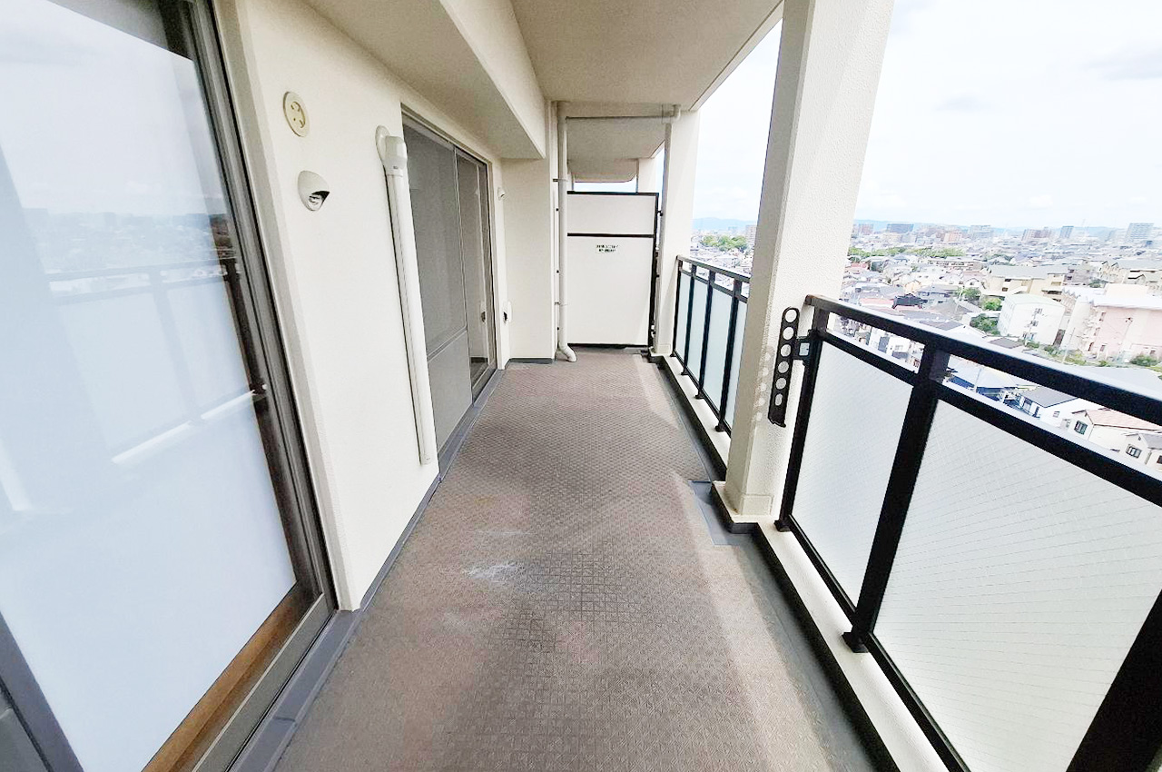 バルコニー:南東向きで日当り良好です。