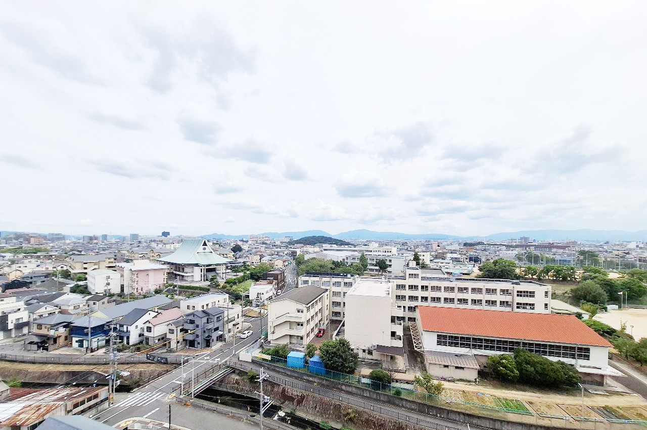 眺望:11階建ての10階部分なので見晴らしがよく、気分転換にぴったり。