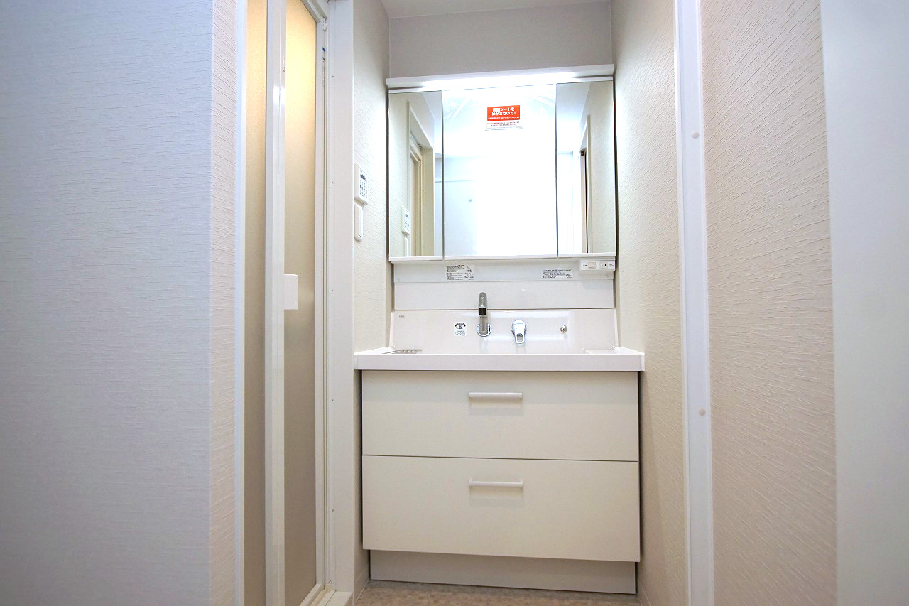 洗面室:洗面化粧台新調